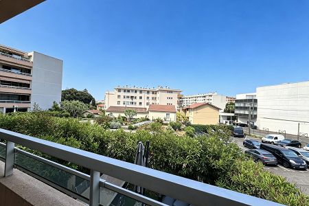 Flat - 3 rooms - 72 m² - ROQUEBRUNE CAP MARTIN
