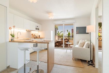 Appartement - 2 pi&egrave;ces - 45 m² - CAP D'AIL
