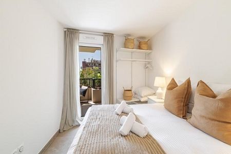 Appartement - 2 pi&egrave;ces - 45 m² - CAP D'AIL