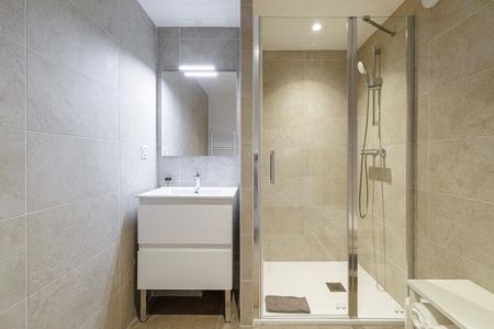 Appartement - 2 pi&egrave;ces - 45 m² - CAP D'AIL