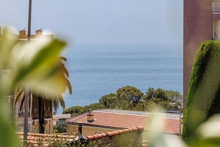 Appartement - 2 pi&egrave;ces - 45 m² - CAP D'AIL