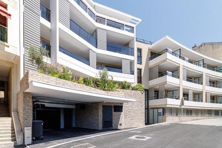 Appartement - 2 pi&egrave;ces - 45 m² - CAP D'AIL