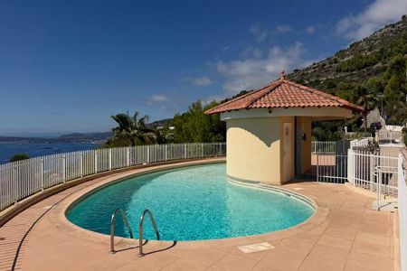 Appartement - 4 pi&egrave;ces - 85 m² - CAP D AIL