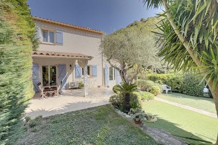 Villa - 5 pi&egrave;ces - 105 m² - La Turbie
