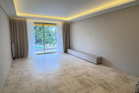 Appartement - 3 pi&egrave;ces - 90 m² - CAP D'AIL