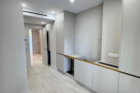 Appartement - 3 pi&egrave;ces - 90 m² - CAP D'AIL